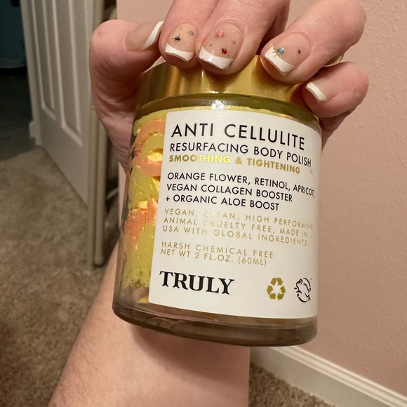 Truly Beauty Gift Set ~ Brand New never opened. Have in time for Christmas! - Picture 3 of 4